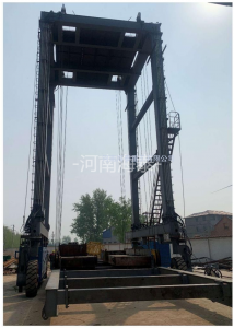 美國-液壓集裝箱跨運(yùn)車-SC41t-6.3m